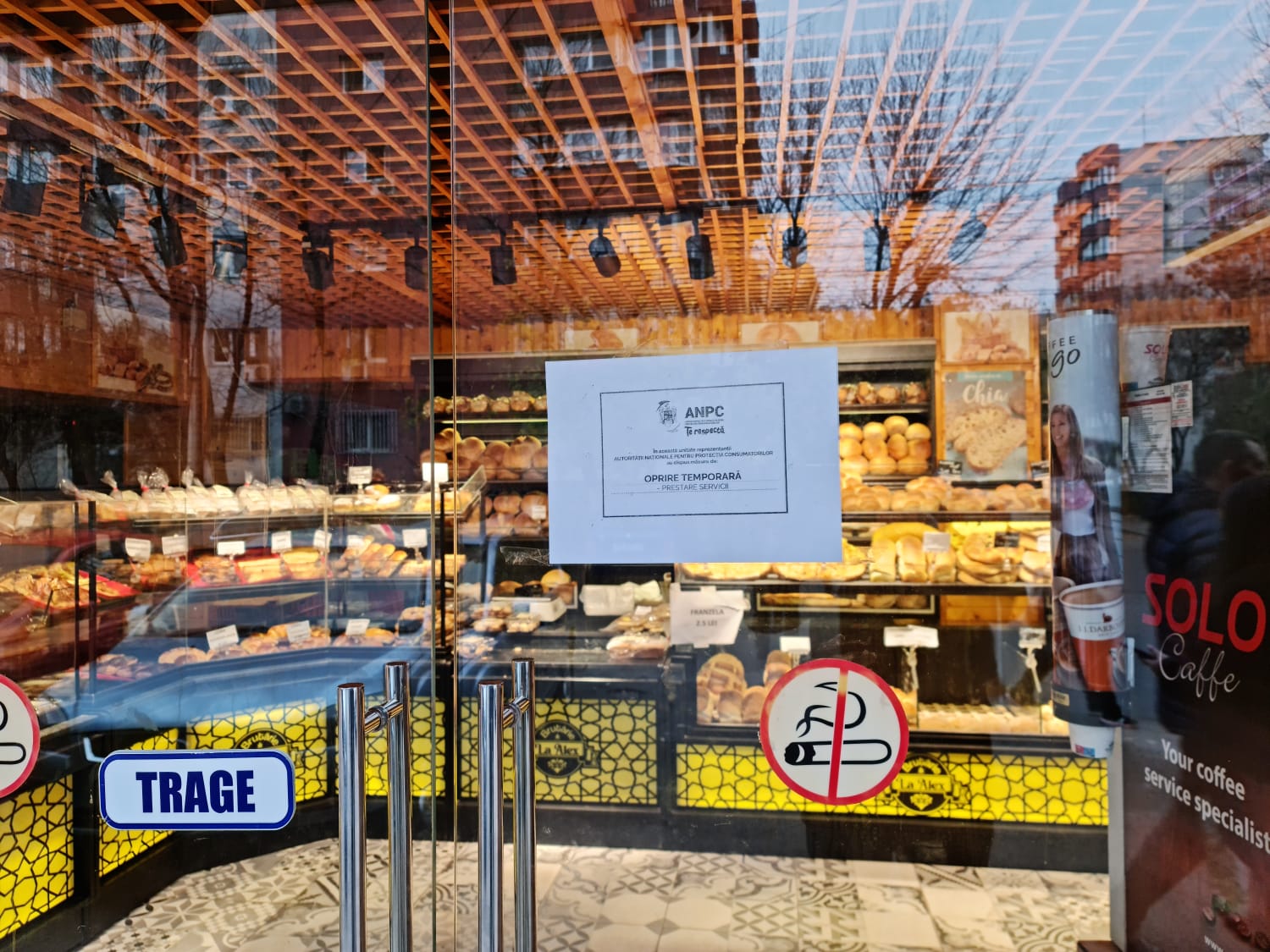O brutărie din cartierul bucureştean Rahova a fost închisă temporar de comisarii ANPC pentru abaterile importante de la lege